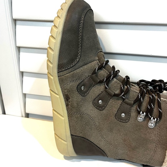 Magellan Outdoors | Leather Fuzzy Faux Fur Snow Winter Booties - Picture 10 of 10